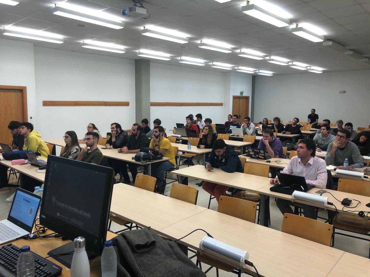 Lee más sobre el artículo Cómo Crecer Profesionalmente como Desarrollador de Software: De Junior a Senior